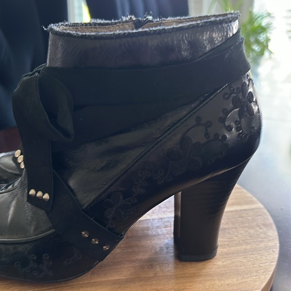 Cute black booties - Picture 6 of 12